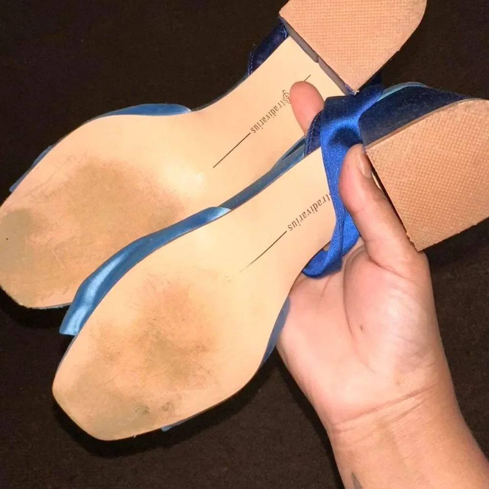 Stradivarius Women's Blue Courts